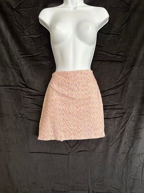 Unknown brand, pink multicolored pattern skort, size L